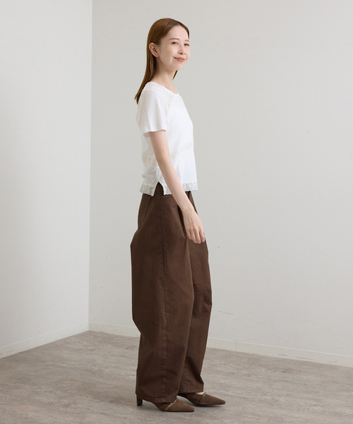 U by SPICK&SPAN(ユーバイスピックアンドスパン)の「SOMETHING / サムシング HANA TUCK CURVE TAPERED(チノパンツ・レディース・ブラウン・SMALL/MEDIUM)」の3枚目の写真