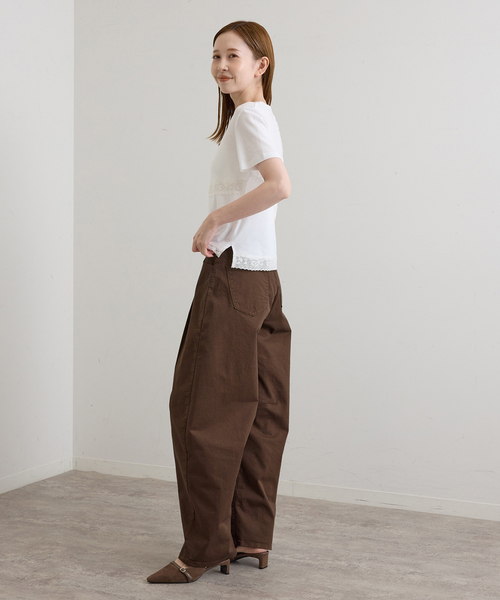 U by SPICK&SPAN(ユーバイスピックアンドスパン)の「SOMETHING / サムシング HANA TUCK CURVE TAPERED(チノパンツ・レディース・ブラウン・SMALL/MEDIUM)」の4枚目の写真