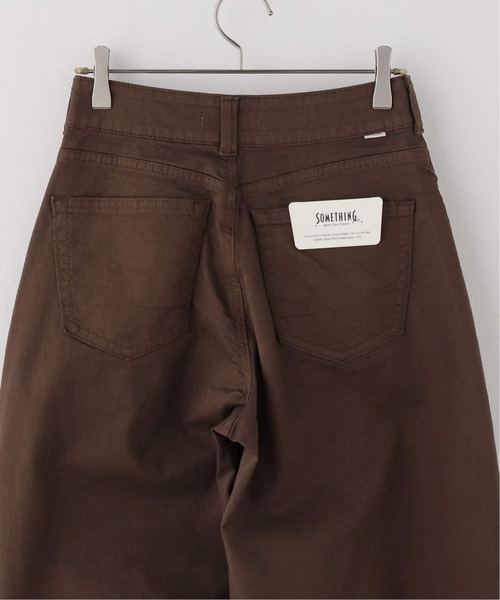 U by SPICK&SPAN(ユーバイスピックアンドスパン)の「SOMETHING / サムシング HANA TUCK CURVE TAPERED(チノパンツ・レディース・ブラウン・SMALL/MEDIUM)」の14枚目の写真