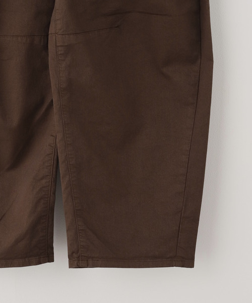 U by SPICK&SPAN(ユーバイスピックアンドスパン)の「SOMETHING / サムシング HANA TUCK CURVE TAPERED(チノパンツ・レディース・ブラウン・SMALL/MEDIUM)」の15枚目の写真