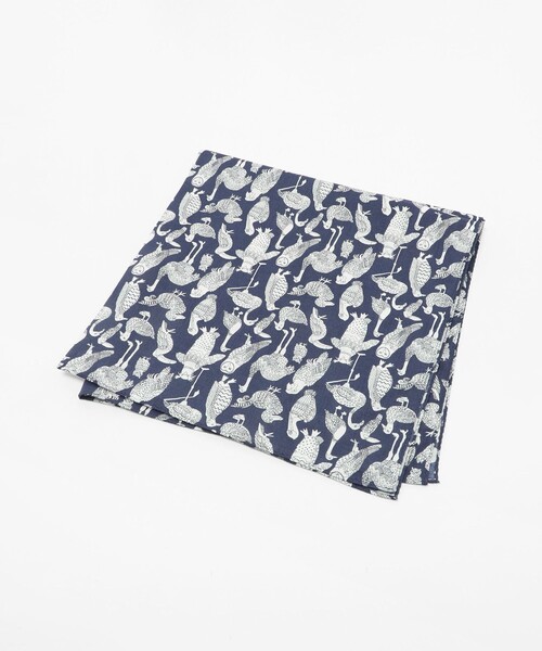 UNITED ARROWS(ユナイテッドアローズ)の「リバティ ハンカチ(バンダナ/スカーフ・メンズ・ネイビー/ケリーグリーン・FREE)」の1枚目の写真