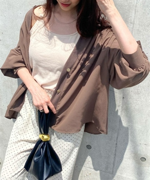 nissen（ニッセン）の「【遮熱素材で暑くなりにくい】シャツ素材カーディガン（シャツ/ブラウス・レディース・ブラウン/ブラック・M/L/LL）」の17枚目の写真