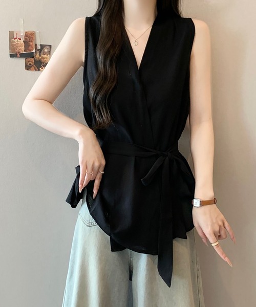 Girly Doll(ガーリードール)の「Vネックベルト付きノースリーブブラウス(タンクトップ・レディース・ブラウン/ブラック/ホワイト・M/L)」の14枚目の写真