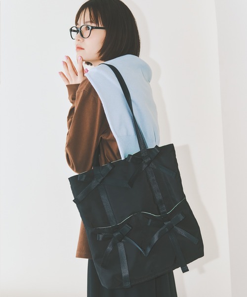 Casselini(キャセリーニ)の「【Casselini】COLORME別注リボントートバッグ(野崎智子着用)(トートバッグ・レディース・ブラック/カーキ・FREE)」の3枚目の写真