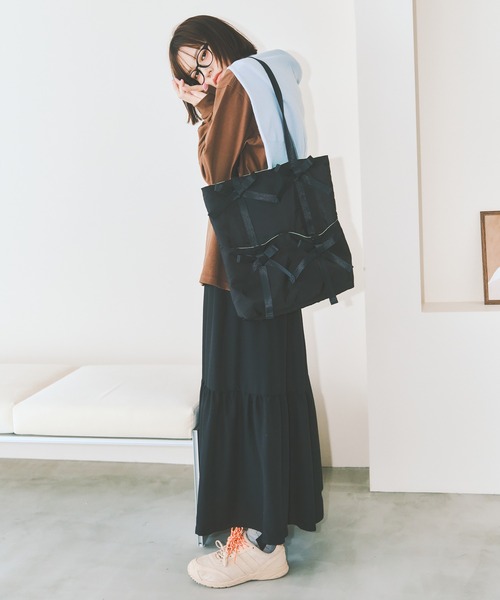 Casselini(キャセリーニ)の「【Casselini】COLORME別注リボントートバッグ(野崎智子着用)(トートバッグ・レディース・ブラック/カーキ・FREE)」の6枚目の写真