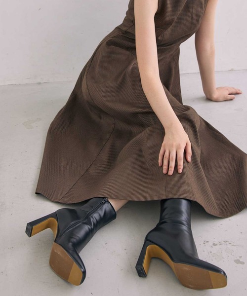 ACYM(アシーム)の「Betty スキニーショートブーツ(ブーツ・レディース・ブラック/ブラウン・MEDIUM/X-LARGE/LARGE/SMALL)」の18枚目の写真