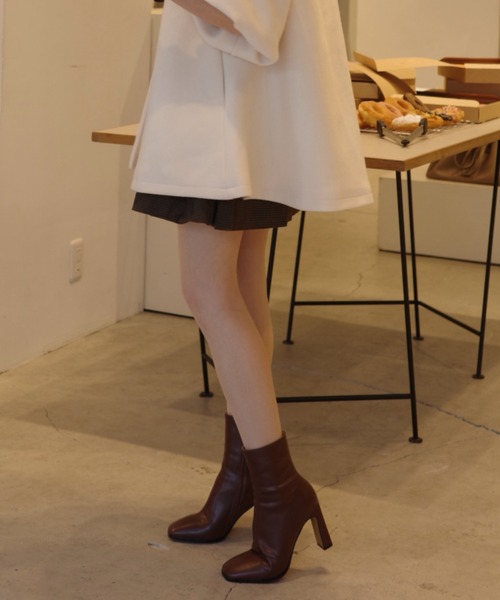 ACYM(アシーム)の「Betty スキニーショートブーツ(ブーツ・レディース・ブラック/ブラウン・MEDIUM/X-LARGE/LARGE/SMALL)」の7枚目の写真