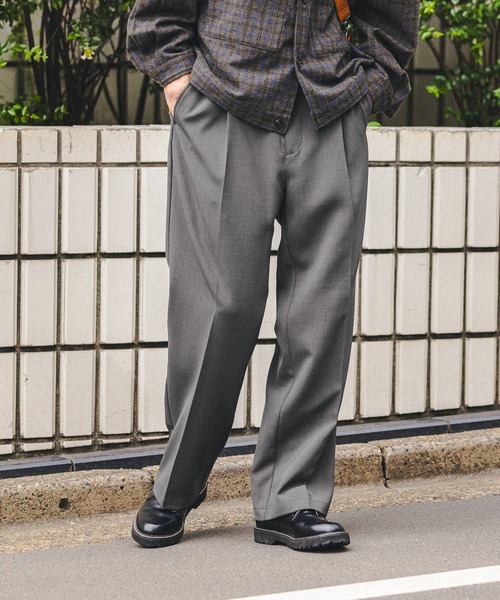 niko and...(ニコアンド)の「ダブルクロスストレートパンツ(スラックス・メンズ・チャコール/ブラック・MEDIUM/LARGE)」の1枚目の写真