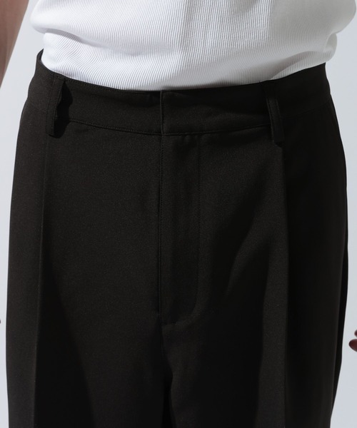 niko and...(ニコアンド)の「ダブルクロスストレートパンツ(スラックス・メンズ・チャコール/ブラック・MEDIUM/LARGE)」の18枚目の写真