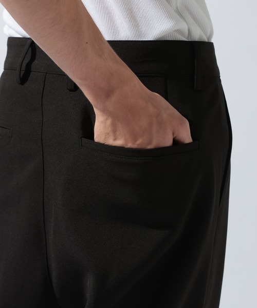 niko and...(ニコアンド)の「ダブルクロスストレートパンツ(スラックス・メンズ・チャコール/ブラック・MEDIUM/LARGE)」の20枚目の写真