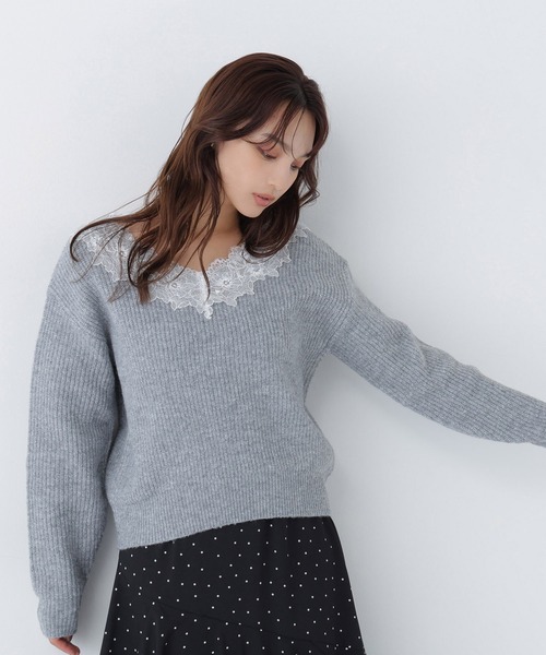 NATURAL BEAUTY BASIC(ナチュラルビューティーベーシック)の「レーストリムVネックニット(ニット/セーター・レディース・オフホワイト/チャコールグレー/グリーン系その他・FREE)」の19枚目の写真