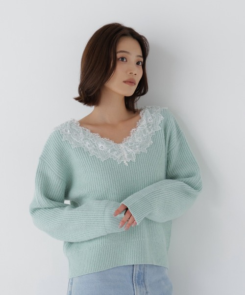 NATURAL BEAUTY BASIC(ナチュラルビューティーベーシック)の「レーストリムVネックニット(ニット/セーター・レディース・オフホワイト/チャコールグレー/グリーン系その他・FREE)」の14枚目の写真