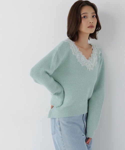 NATURAL BEAUTY BASIC(ナチュラルビューティーベーシック)の「レーストリムVネックニット(ニット/セーター・レディース・オフホワイト/チャコールグレー/グリーン系その他・FREE)」の16枚目の写真