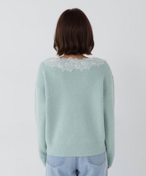 NATURAL BEAUTY BASIC(ナチュラルビューティーベーシック)の「レーストリムVネックニット(ニット/セーター・レディース・オフホワイト/チャコールグレー/グリーン系その他・FREE)」の12枚目の写真