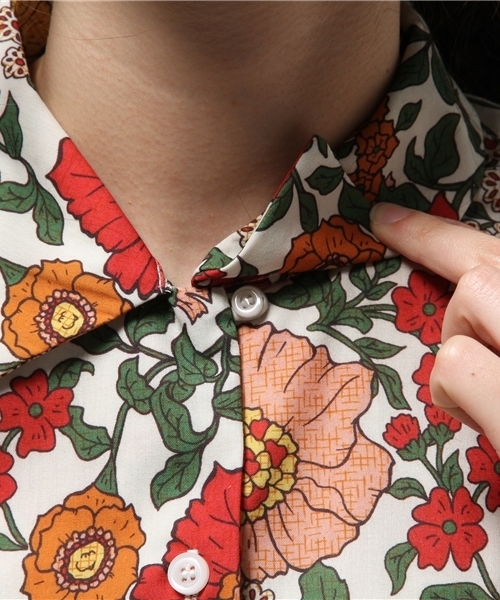 E hyphen world gallery MANIA（イーハイフンワールドギャラリーマニア）の「M 花柄開衿シャツ（シャツ/ブラウス・レディース・ネイビー/オフホワイト/レッド・FREE）」の10枚目の写真