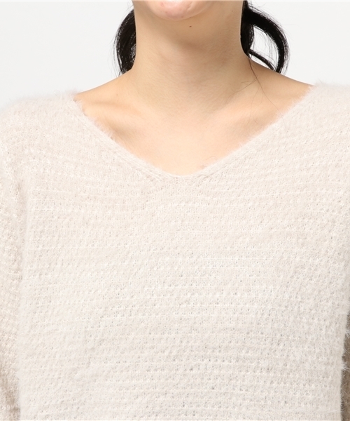 NATURAL BEAUTY BASIC（ナチュラルビューティーベーシック）の「フェザーラメニット（ニット/セーター・レディース・ピンク/ブルー/ベージュ・MEDIUM）」の7枚目の写真