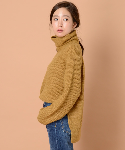 mystic(ミスティック)の「【再入荷】タートルニットプルオーバー(ニット/セーター・レディース・キャメル/ピンク/チャコールグレー/アイボリー/ミント・フリ-)」の4枚目の写真