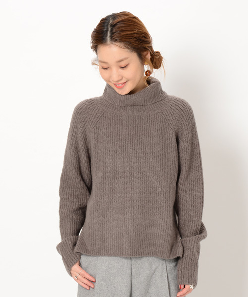 mystic(ミスティック)の「【再入荷】タートルニットプルオーバー(ニット/セーター・レディース・キャメル/ピンク/チャコールグレー/アイボリー/ミント・フリ-)」の2枚目の写真
