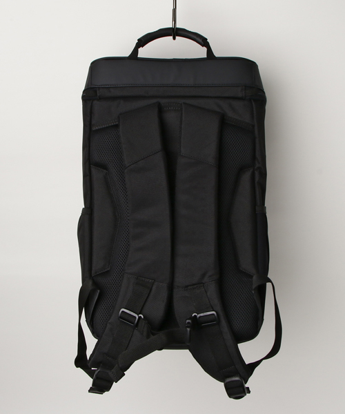OAKLEY（オークリー）の「デイパック ESSENTIAL BOX PACK M