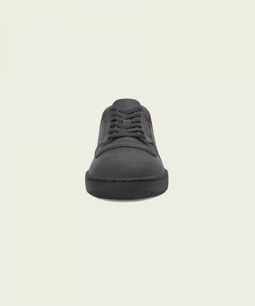 adidas(アディダス)の「adidas YEEZY POWERPHASE CORE BLACK(MEN)(スニーカー・メンズ・ブラック・27cm/29.5cm/31cm/28.5cm/27.5cm/25cm/25.5cm/30.5cm/30cm/26cm/28cm/26.5cm/29cm)」の3枚目の写真