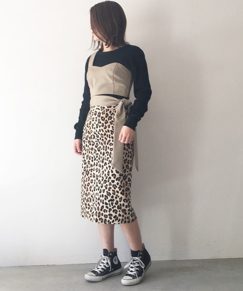 Kalen  BANNER BARRETT（カレンバナーバレット）の「ONE SHOULDER BUSTIER/ワンショルダービスチェ（キャミソール・レディース・ブラック/カーキ/グレイッシュベージュ・38）」の12枚目の写真