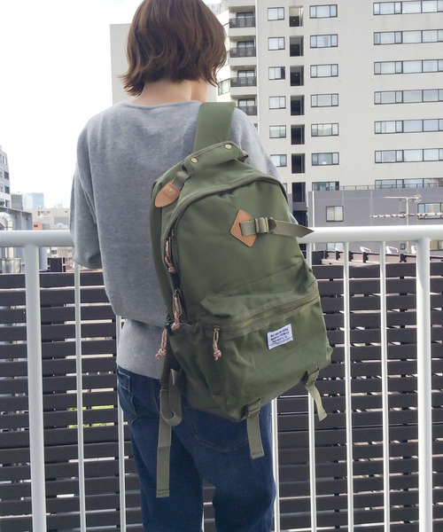 Dickies(ディッキーズ)の「【Dickies】ディッキーズ クラシックワーカーズ デイパック(バックパック/リュック・レディース・ブラック/ベージュ/ダークオリーブ/ブルー系その他・FREE)」の3枚目の写真