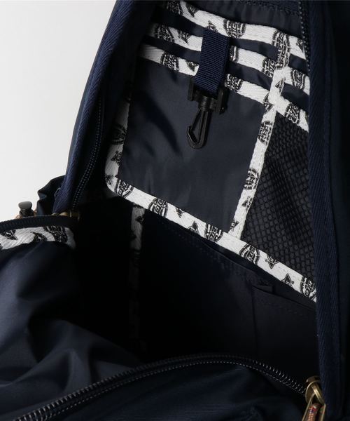 Dickies(ディッキーズ)の「【Dickies】ディッキーズ クラシックワーカーズ デイパック(バックパック/リュック・レディース・ブラック/ベージュ/ダークオリーブ/ブルー系その他・FREE)」の7枚目の写真