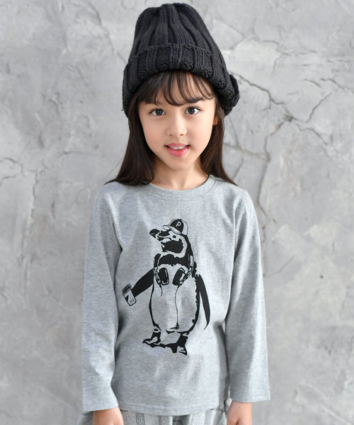 Bee des Bee(ビーデスビー)の「【コットン100%】長袖プリントTシャツ(Tシャツ/カットソー・キッズ・ブラック/ブラック系その他/グリーン系その他/レッド系その他/ブラック系その他5/ブラック系その他6/ブラック系その他7/グレー系その他4/グレー系その他5/グリーン系その他2/レッド系その他2/ブラック×ホワイト/グレー系その他/ブラック系その他2/ブラック系その他3/ホワイト/グレー系その他3/グレー系その他2/ブラック系その他4/ライトブラック/杢グレー/ミント/スモークピンク/ライトパープル/サックスブルー/ベージュ/ピンク/ホワイト系その他・120cm/130cm/140cm/150cm/110cm/100cm)」の18枚目の写真