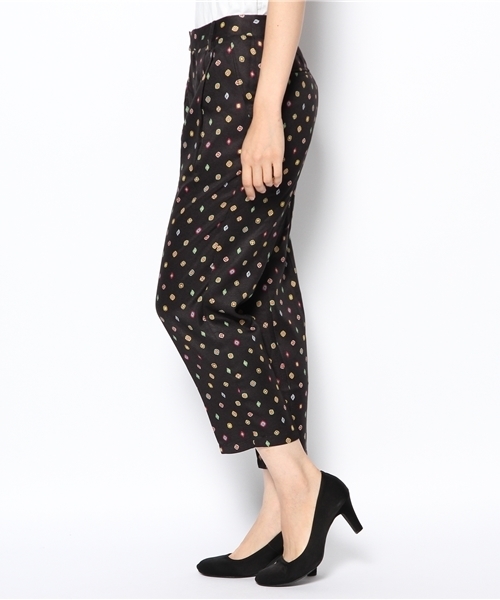 mystic(ミスティック)の「コモン柄クロップドPT(スラックス・レディース・オフホワイト/ブルー/ブラック・フリ-)」の4枚目の写真