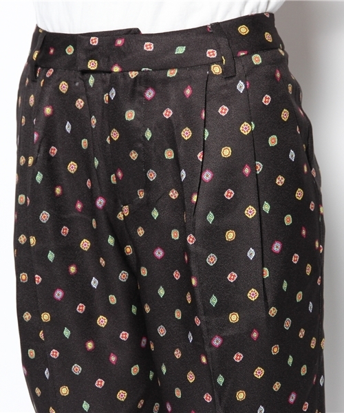 mystic(ミスティック)の「コモン柄クロップドPT(スラックス・レディース・オフホワイト/ブルー/ブラック・フリ-)」の6枚目の写真