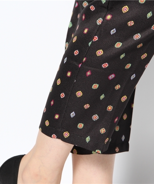 mystic(ミスティック)の「コモン柄クロップドPT(スラックス・レディース・オフホワイト/ブルー/ブラック・フリ-)」の12枚目の写真