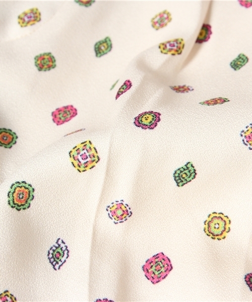 mystic(ミスティック)の「コモン柄クロップドPT(スラックス・レディース・オフホワイト/ブルー/ブラック・フリ-)」の7枚目の写真