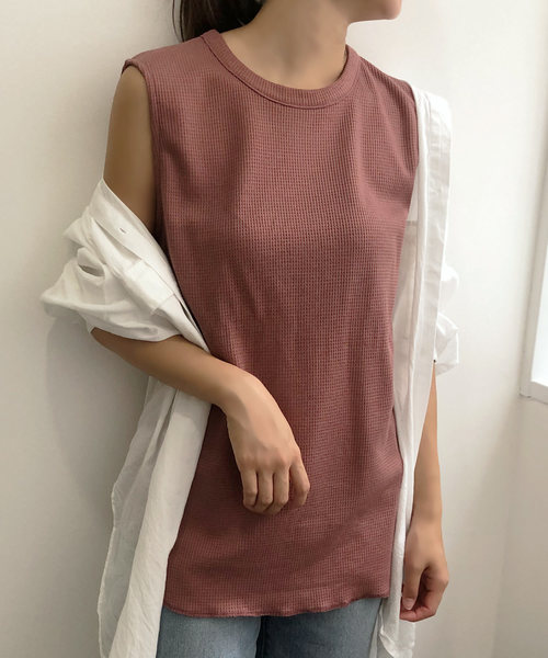 KOBE LETTUCE(コウベレタス)の「ベルト付きサーマルノースリーブカットソー(Tシャツ/カットソー・レディース・ブラック/モカ/ピンク系その他/オフホワイト・FREE)」の4枚目の写真