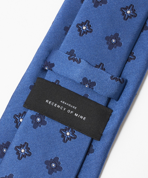 RECENCY OF MINE（リーセンシー オブ マイン）の「【Recency of Mine】フラワー小紋ネクタイ（ネクタイ・メンズ・ネイビー/サックスブルー・フリー）」の6枚目の写真