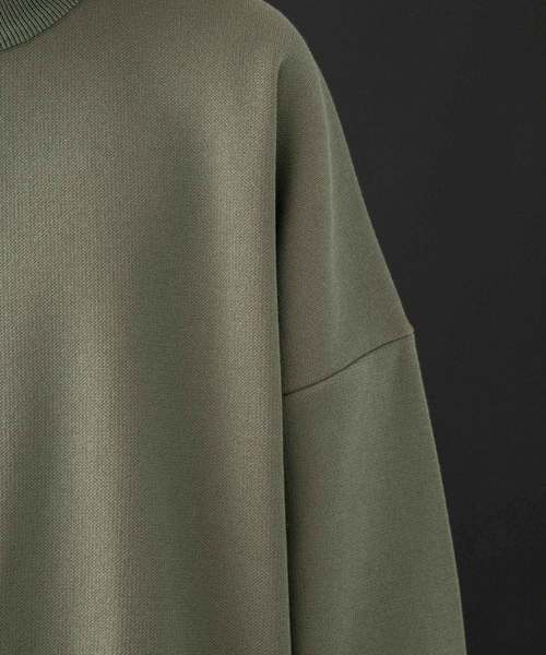 UNITED TOKYO(ユナイテッドトウキョウ)の「18Gオーバーサイズスウェットニット(ニット/セーター・メンズ・ブラック/ベージュ/カーキ/ライム・FREE)」の7枚目の写真