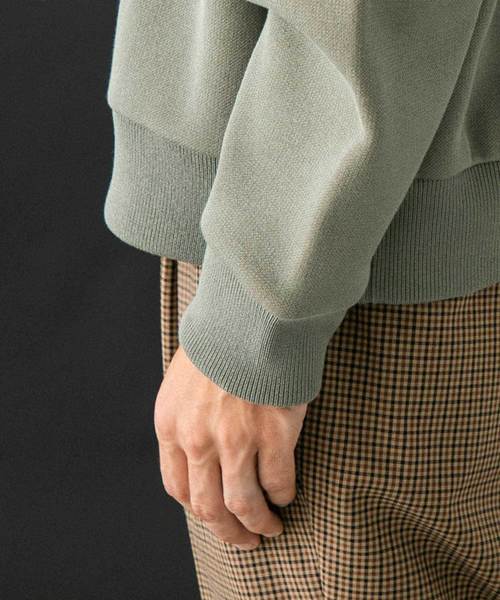 UNITED TOKYO(ユナイテッドトウキョウ)の「18Gオーバーサイズスウェットニット(ニット/セーター・メンズ・ブラック/ベージュ/カーキ/ライム・FREE)」の15枚目の写真