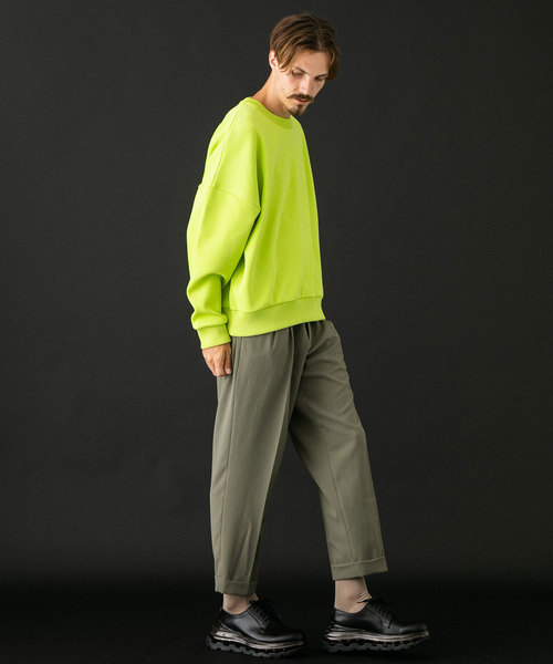 UNITED TOKYO(ユナイテッドトウキョウ)の「18Gオーバーサイズスウェットニット(ニット/セーター・メンズ・ブラック/ベージュ/カーキ/ライム・FREE)」の11枚目の写真