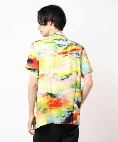 Desigual(デシグアル)の「半袖シャツ、サイケデリックな夕日(シャツ/ブラウス・メンズ・イエロー・2L/3L/S/M/L)」の7枚目の写真
