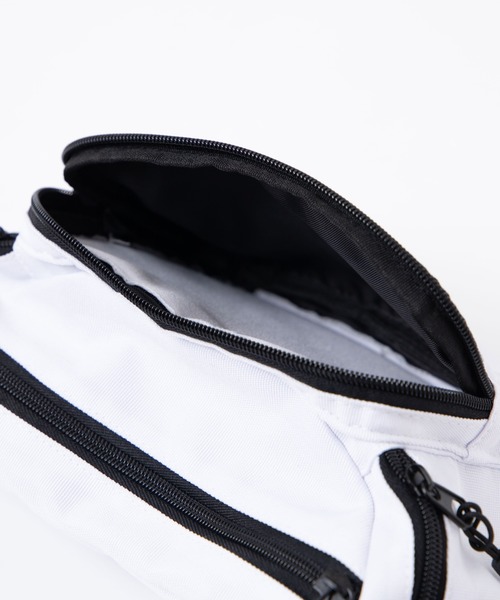 Reebok（リーボック）の「∴WEGO/Reebok ベクターロゴ5ポケットウエストバッグ（ボディバッグ/ウエストポーチ・メンズ・ブラック/ホワイト・FREE）」の4枚目の写真