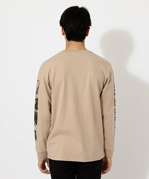 AZUL by moussy（アズールバイマウジー）の「PHOTOGRAPHIC LONG TEE/フォトグラフィックロングTシャツ　251DSM90-288C（Tシャツ/カットソー・メンズ・ホワイト/ブラック/ライトベージュ・SMALL/MEDIUM/LARGE）」の7枚目の写真