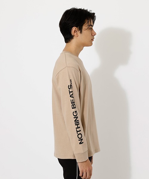 AZUL by moussy（アズールバイマウジー）の「PHOTOGRAPHIC LONG TEE/フォトグラフィックロングTシャツ　251DSM90-288C（Tシャツ/カットソー・メンズ・ホワイト/ブラック/ライトベージュ・SMALL/MEDIUM/LARGE）」の6枚目の写真