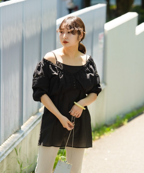 mystic(ミスティック)の「キャミSETショートブラウス(シャツ/ブラウス・レディース・オフホワイト/ブラック・FREE)」の3枚目の写真