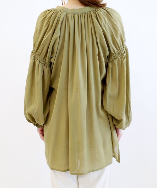 DouDou（ドゥドゥ）の「袖シャーリングブラウス（シャツ/ブラウス・レディース・ホワイト/ブラック/カーキ・FREE）」の14枚目の写真