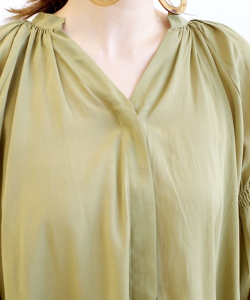 DouDou（ドゥドゥ）の「袖シャーリングブラウス（シャツ/ブラウス・レディース・ホワイト/ブラック/カーキ・FREE）」の18枚目の写真