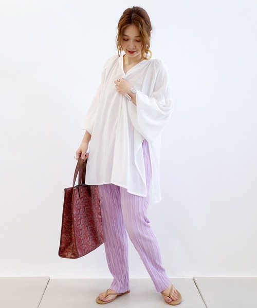 DouDou（ドゥドゥ）の「袖シャーリングブラウス（シャツ/ブラウス・レディース・ホワイト/ブラック/カーキ・FREE）」の11枚目の写真