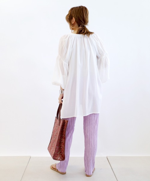 DouDou（ドゥドゥ）の「袖シャーリングブラウス（シャツ/ブラウス・レディース・ホワイト/ブラック/カーキ・FREE）」の15枚目の写真