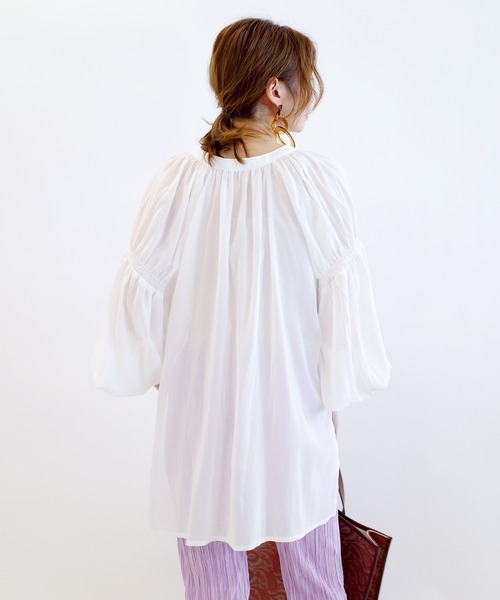 DouDou（ドゥドゥ）の「袖シャーリングブラウス（シャツ/ブラウス・レディース・ホワイト/ブラック/カーキ・FREE）」の7枚目の写真