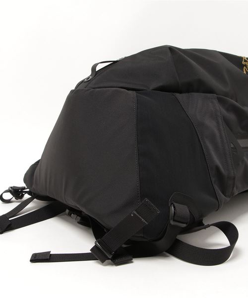 ARC'TERYX(アークテリクス)の「【Arc'teryx】アークテリクス ARRO 16 バックパック リュック(バックパック/リュック・メンズ・ブラック・FREE)」の3枚目の写真