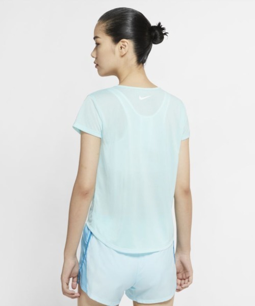 NIKE(ナイキ)の「ナイキ NIKE ウィメンズ アイコンクラッシュ S/S トップ(Tシャツ/カットソー・レディース・サックスブルー・XL/S/M/L)」の6枚目の写真