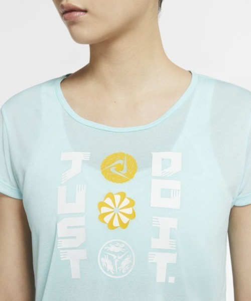 NIKE(ナイキ)の「ナイキ NIKE ウィメンズ アイコンクラッシュ S/S トップ(Tシャツ/カットソー・レディース・サックスブルー・XL/S/M/L)」の5枚目の写真